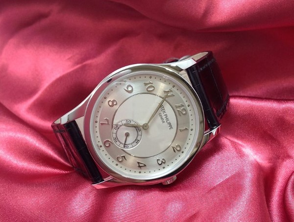 俺の手巻き腕時計。手巻き式のロマンと魅力、人気モデル10選を解説